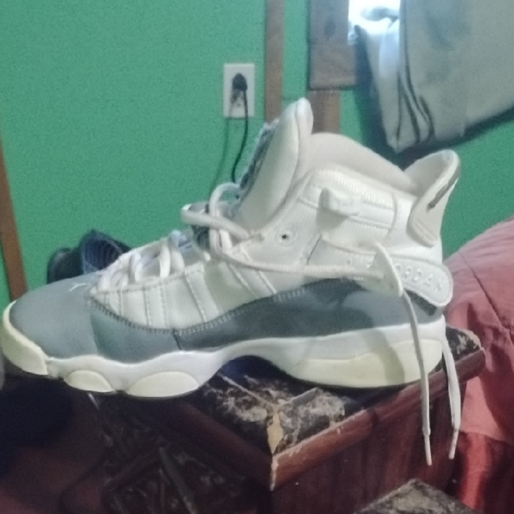 Jordan Kids Sneakers in White and Gray